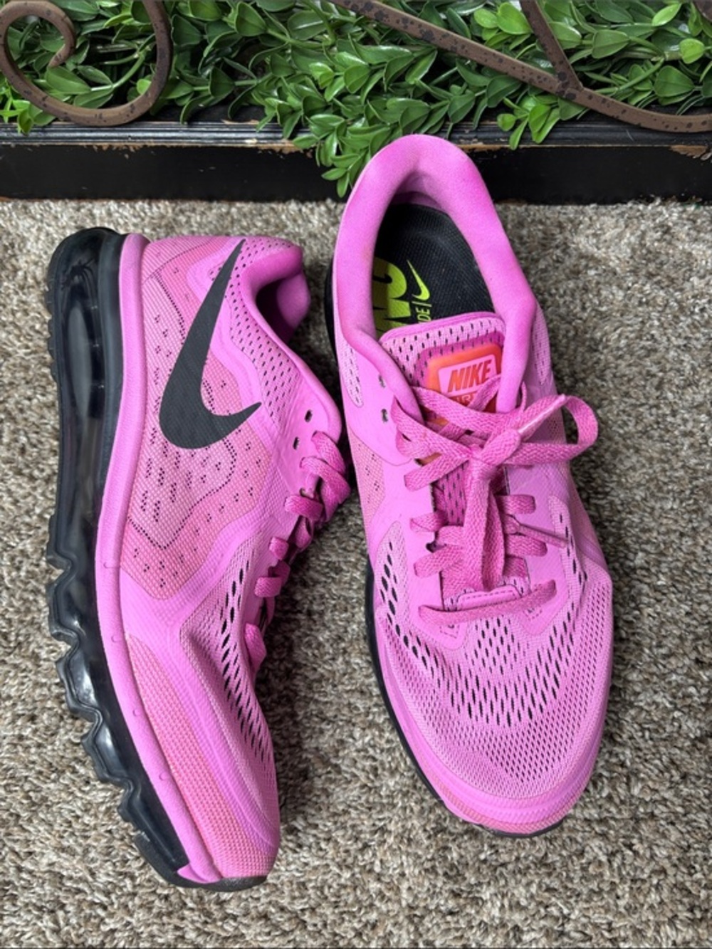 Nike Air Max Running Training Shoe Womens Size 12 Pink Black
